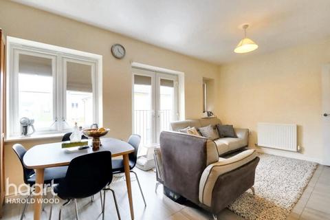2 bedroom coach house for sale, Frances Mews, Romford