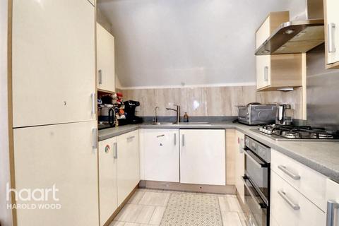 2 bedroom coach house for sale, Frances Mews, Romford