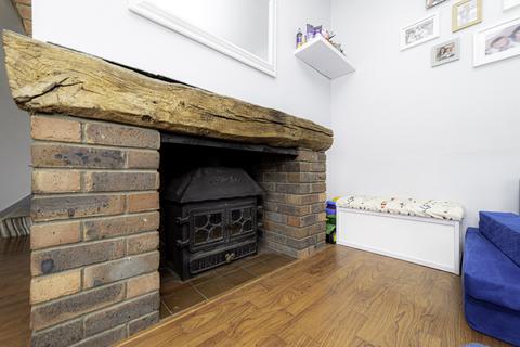 1 Baker Close, Teynham, Sittingbourne, ME9 9DW