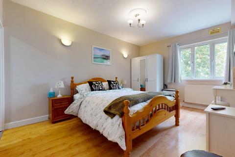 1 bedroom flat to rent, Leinster Gardens