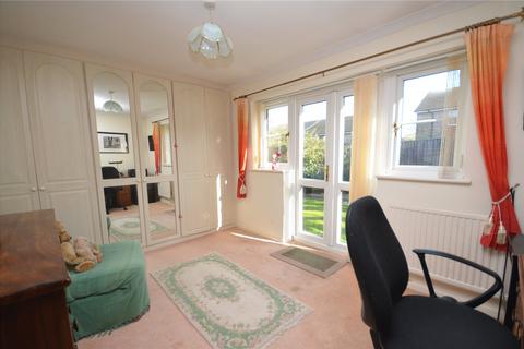 2 bedroom bungalow for sale, Avon Road, Farnham, Surrey, GU9