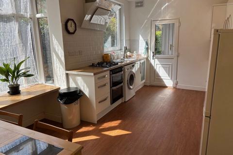 3 bedroom house to rent, Springfield Road, Sparkhill, B13 9NE