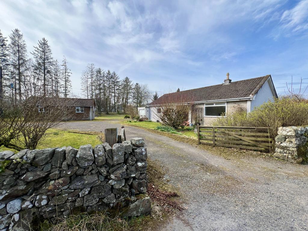 Thorngower, Dunreggan, Moniaive - Williamson and H