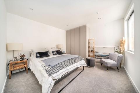 1 bedroom flat for sale, Osborn Street, London E1