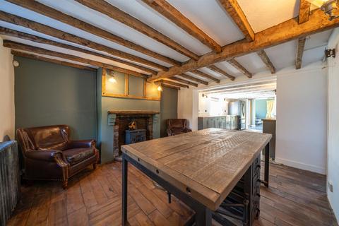 4 bedroom detached house to rent, Honeywick Lane, Eaton Bray, LU6 2BJ