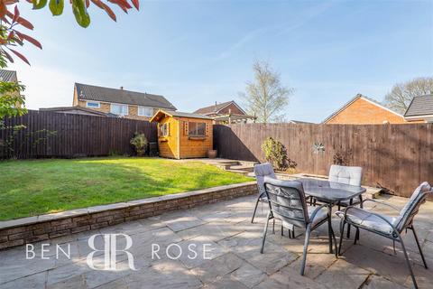 9 Grange Close, Clayton Le Woods, Chorley, PR25 5SJ