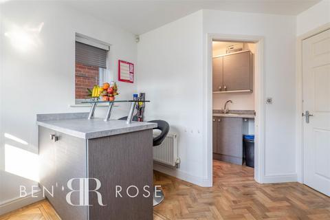 9 Grange Close, Clayton Le Woods, Chorley, PR25 5SJ