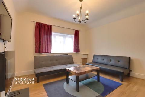 2 bedroom maisonette to rent, Greenford, UB6