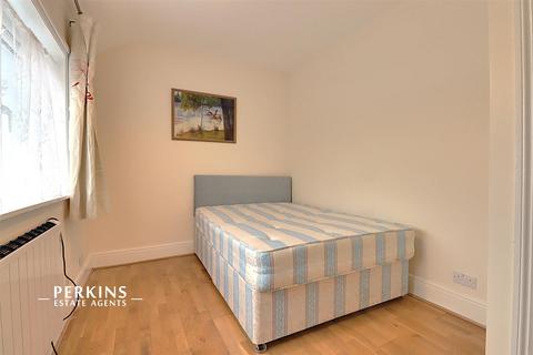 2 bedroom maisonette to rent, Greenford, UB6
