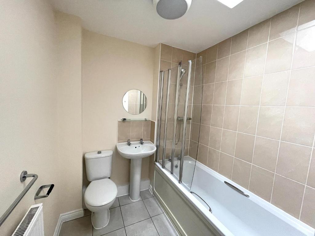 Bathroom.JPG