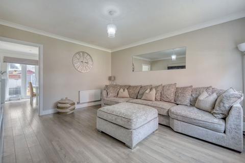 12 Abingdon Close, Basildon, SS15 6LJ