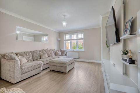 12 Abingdon Close, Basildon, SS15 6LJ
