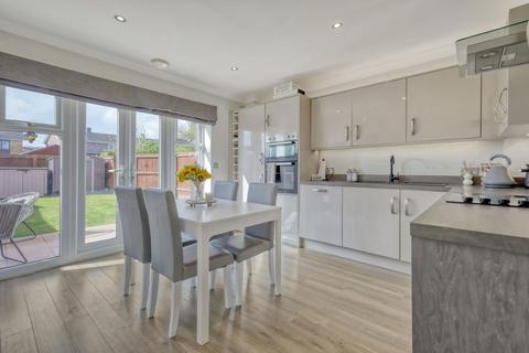 12 Abingdon Close, Basildon, SS15 6LJ