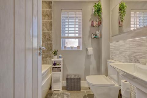 12 Abingdon Close, Basildon, SS15 6LJ