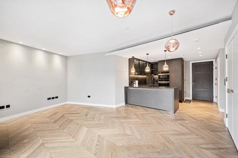 2 bedroom flat for sale, Cleveland Street, W1