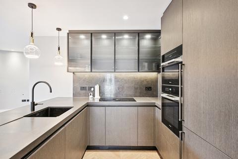 2 bedroom flat for sale, Cleveland Street, W1