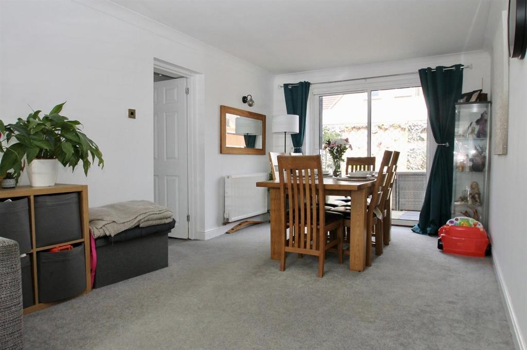 Dining room 1.jpg