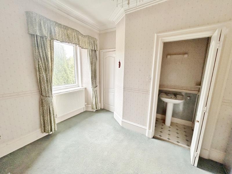 En suite bedroom