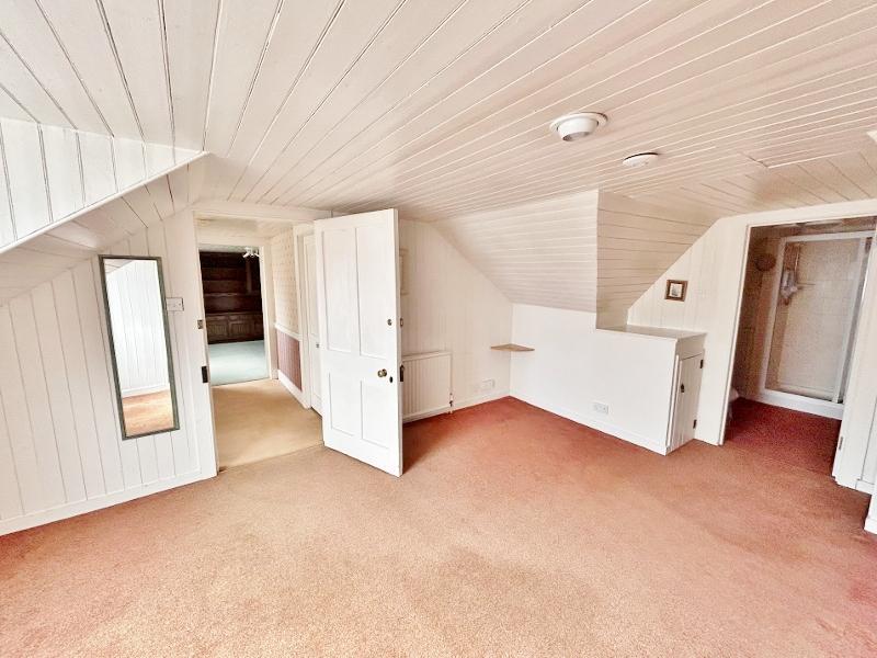 Attic bedroom with en suite