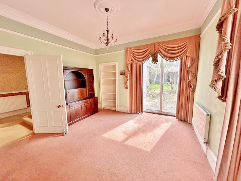 Rear of lounge