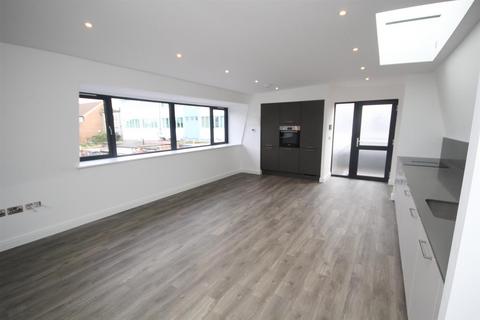 2 bedroom apartment to rent, Hutton Road, Shenfield