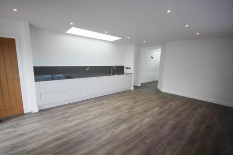 2 bedroom apartment to rent, Hutton Road, Shenfield