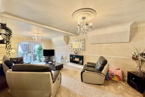 4 bedroom semi-detached house for sale, Molesworth Road, Plymouth PL7