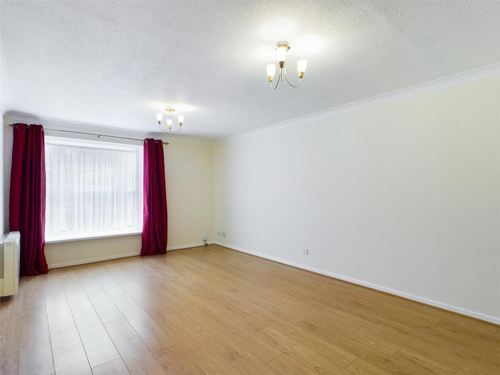 Lounge 1.jpg