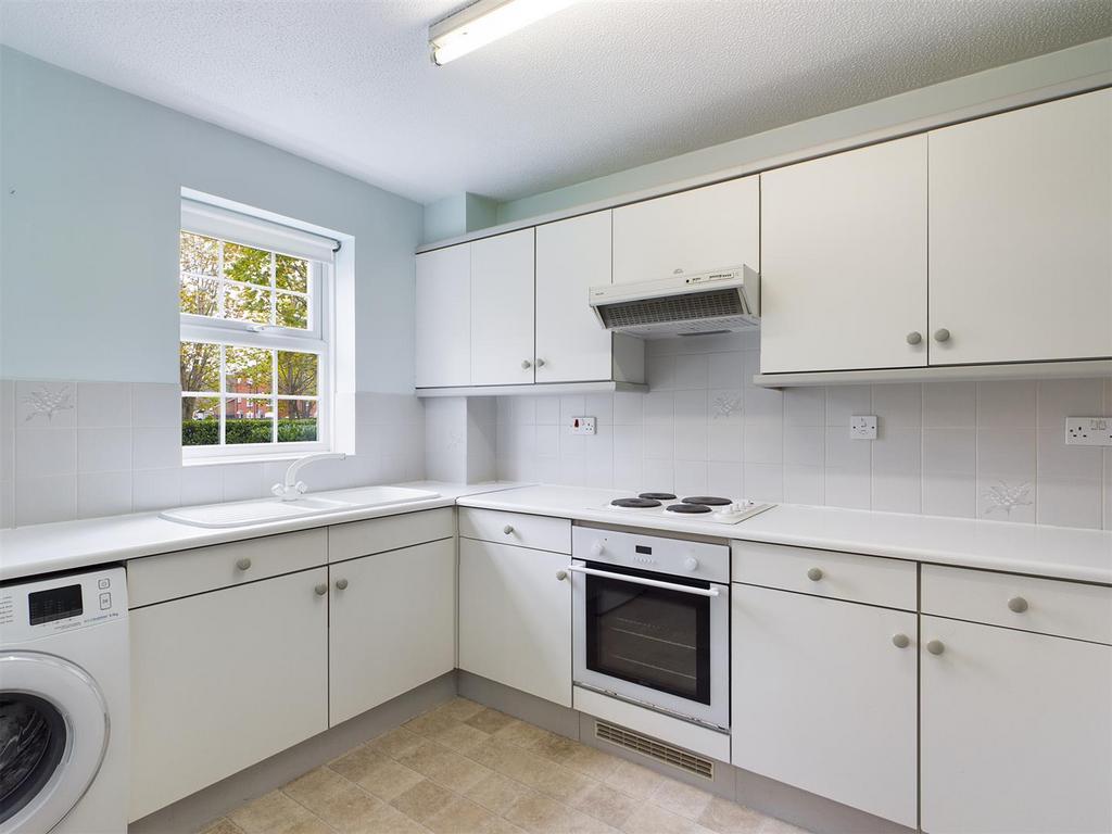Kitchen 2.jpg