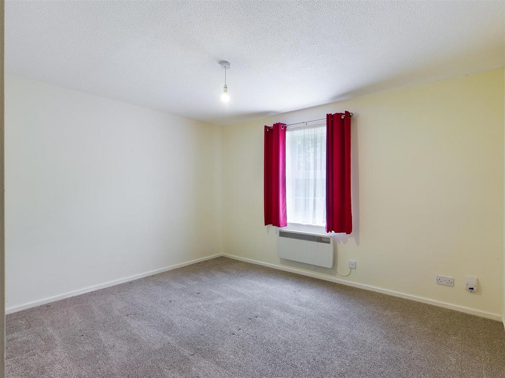 Bed 1.jpg
