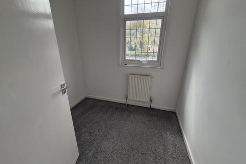 3 bedroom semi-detached house to rent, Pell Court, Lumbertubs, Northampton, NN3
