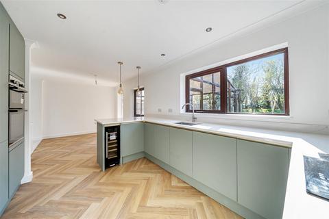 5 bedroom detached house for sale, The Drive, Sharnbrook