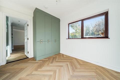 5 bedroom detached house for sale, The Drive, Sharnbrook