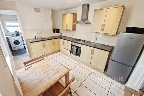 3 bedroom terraced house to rent, Janet Street, Adamsdown, Cardiff, CF24