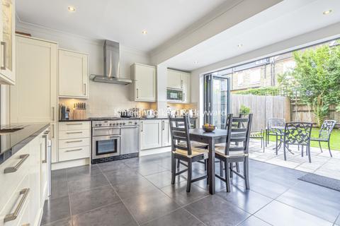 3 bedroom house to rent, Eswyn Road London SW17
