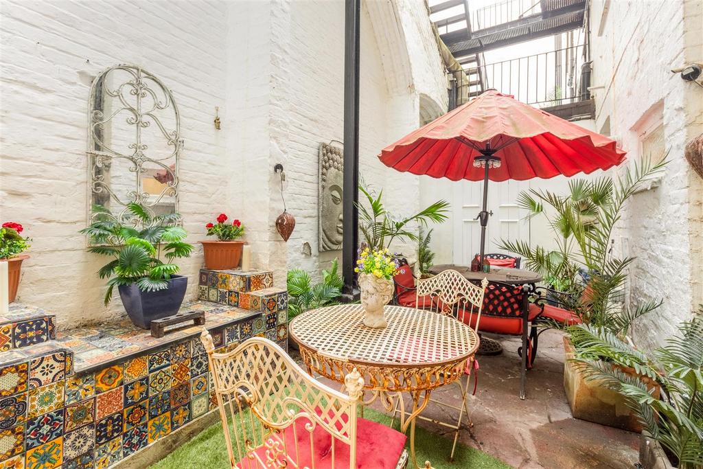 14 A Brunswick Terrace-24.jpg