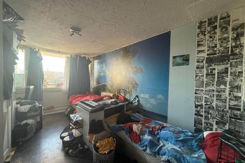 2 bedroom flat for sale, Eynsham Drive, Abbey Wood, London, ., SE2 9PT
