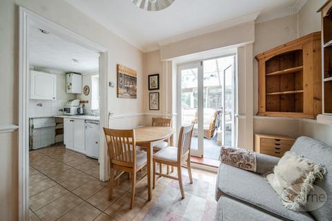 16 Binscombe Crescent, Godalming, GU7 3RB