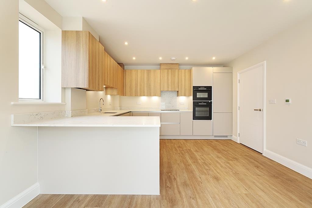 1-Cobham Rd-Apt-5-Kitchen-7700.jpg