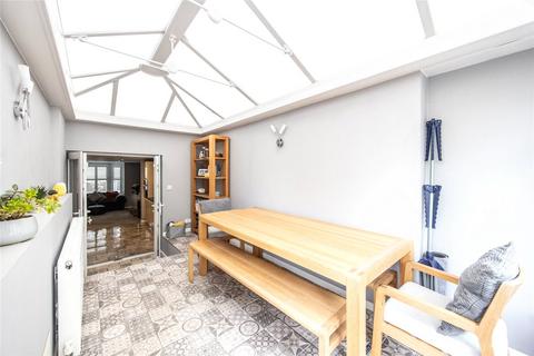 3 bedroom end of terrace house to rent, Old Road East, Kent DA12