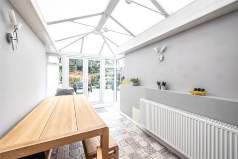 3 bedroom end of terrace house to rent, Old Road East, Kent DA12