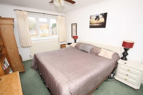 4 Felton Close, Petts Wood, Orpington, BR5 1AD