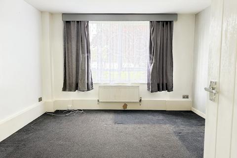 2 bedroom flat to rent, Ashburton Road, Croydon, CR0
