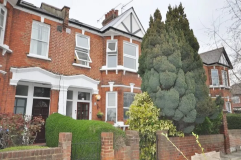 4 bedroom flat to rent, Odessa Road, London NW10