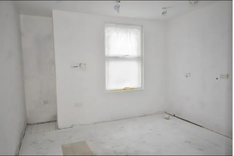 4 bedroom flat to rent, Odessa Road, London NW10