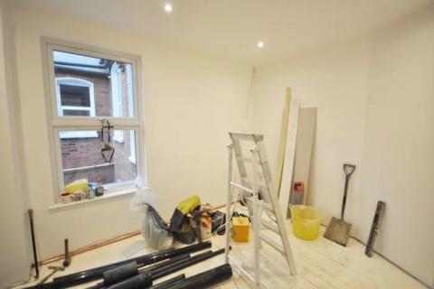 4 bedroom flat to rent, Odessa Road, London NW10