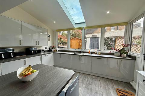 4 bedroom semi-detached house for sale, Woodlands Road, Ditton, Aylesford, Kent