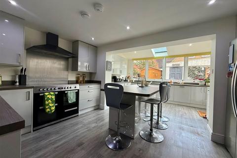 4 bedroom semi-detached house for sale, Woodlands Road, Ditton, Aylesford, Kent