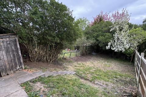 3 bedroom semi-detached house to rent, Salop Road, Oldbury B68