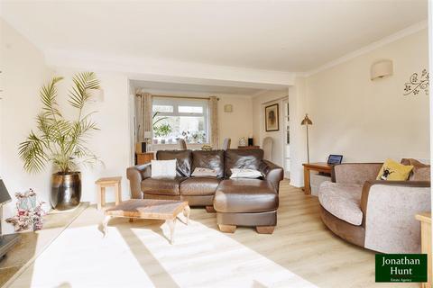13 Riverside, Buntingford, SG9 9HJ
